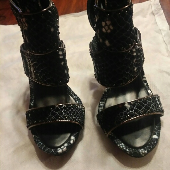 Shoes - Picture 2 of 3